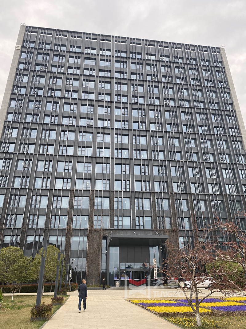 西安灃西管委會辦公樓自動平移門和自動旋轉門